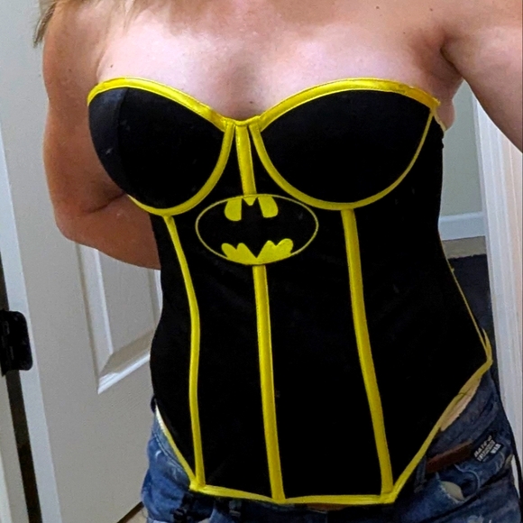 DC Comics Batman Black and Yellow Corset Set Medium - Picture 8 of 8